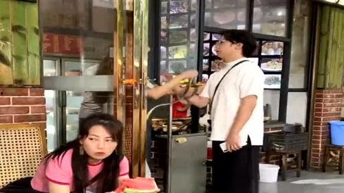 吃瓜美女吵架视频,网络口水战背后的真相揭秘