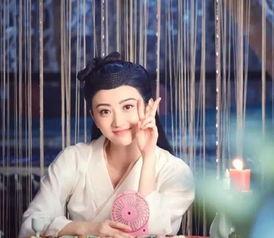 吃瓜少女王二萌是谁啊视频,网络红人的崛起之路