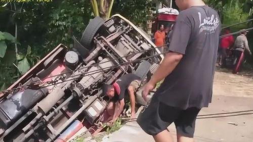 吃瓜群众的悲剧视频,吃瓜群众目睹惊心动魄一幕