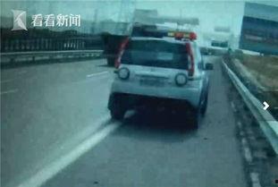 警察和小伙吃瓜视频,一场意外的欢乐互动