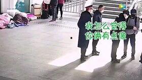 警察和小伙吃瓜视频,一场意外的欢乐互动