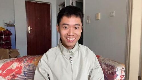 警察和小伙吃瓜视频,一场意外的欢乐互动