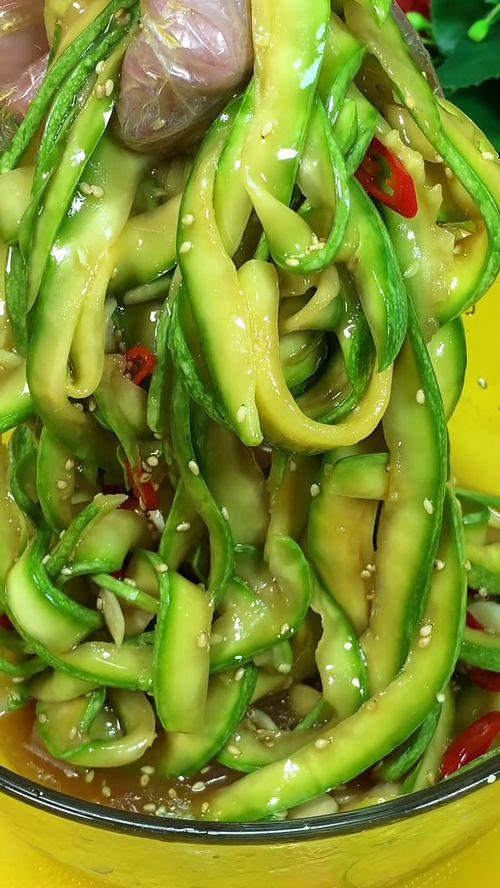 吃角瓜的视频,解锁美味新食尚，尽享田园风味