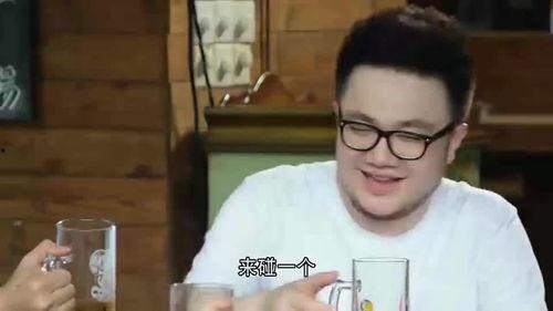 吃瓜的动作视频,一招吃瓜动作走红网络