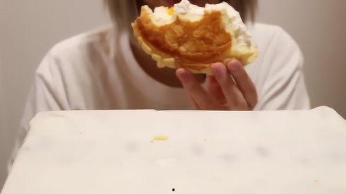 吃蜜瓜包的视频,甜蜜夏日，尽享美味