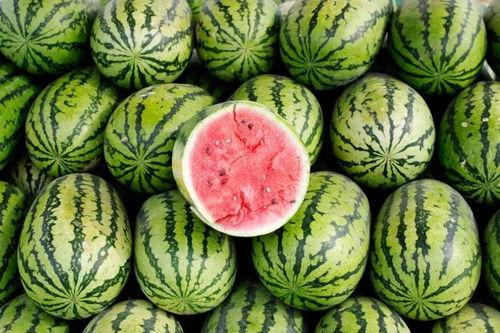 快手上传播吃瓜视频,快手吃瓜视频背后的现象解析