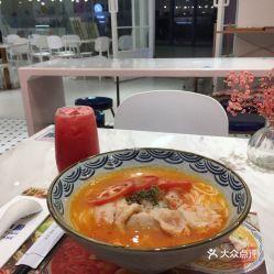 广州吃冰瓜视频,广州街头冰瓜视频走红，清凉一夏尽享美味