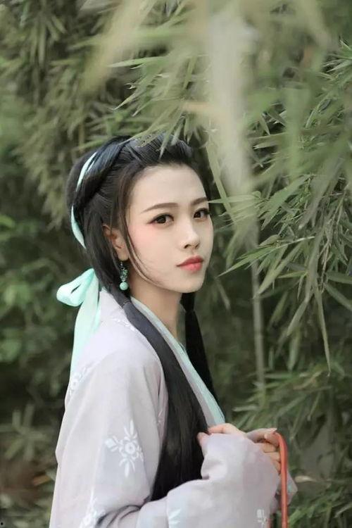 汉服美女吃瓜视频大全,穿越时空的视觉盛宴